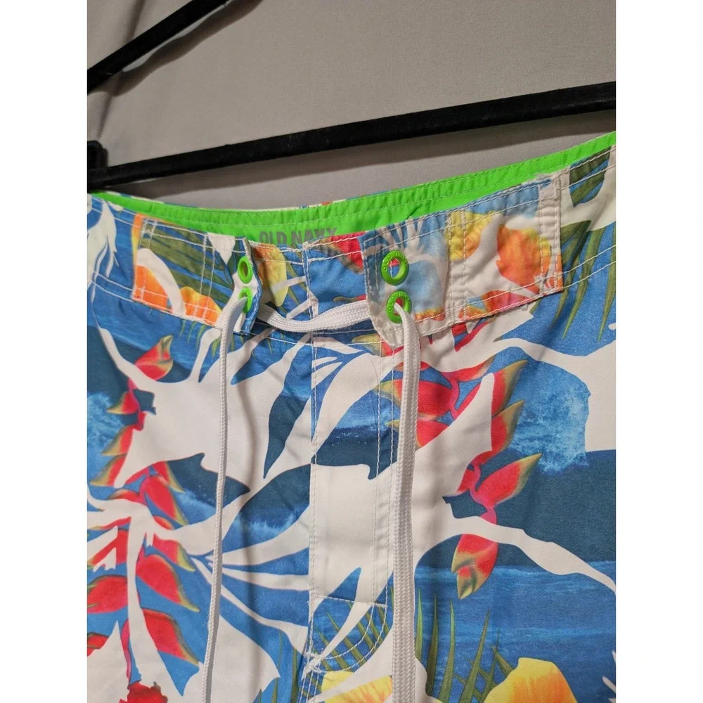 Old Navy Men's Floral Hawaiian Board Shorts Swim Trunks Side Pocket Size Medium‎